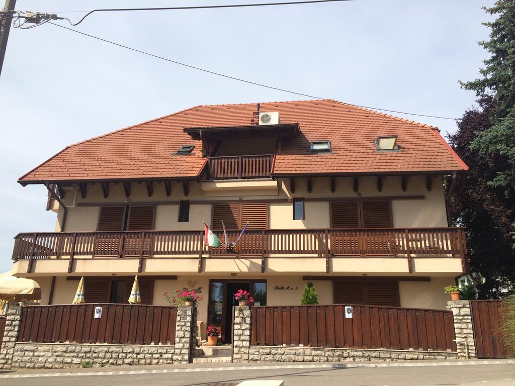 Fuerjes Villa Panzio Balatonfüred Buitenkant foto